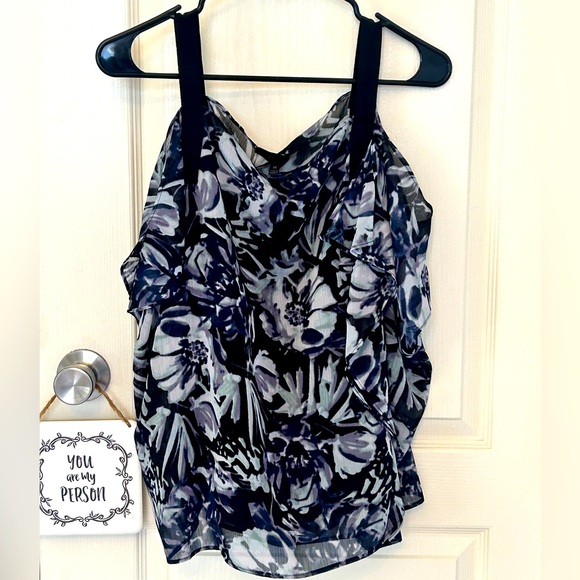 Jessica Simpson, medium, purple peekaboo shoulder, peekaboo back blouse - Picture 1 of 4